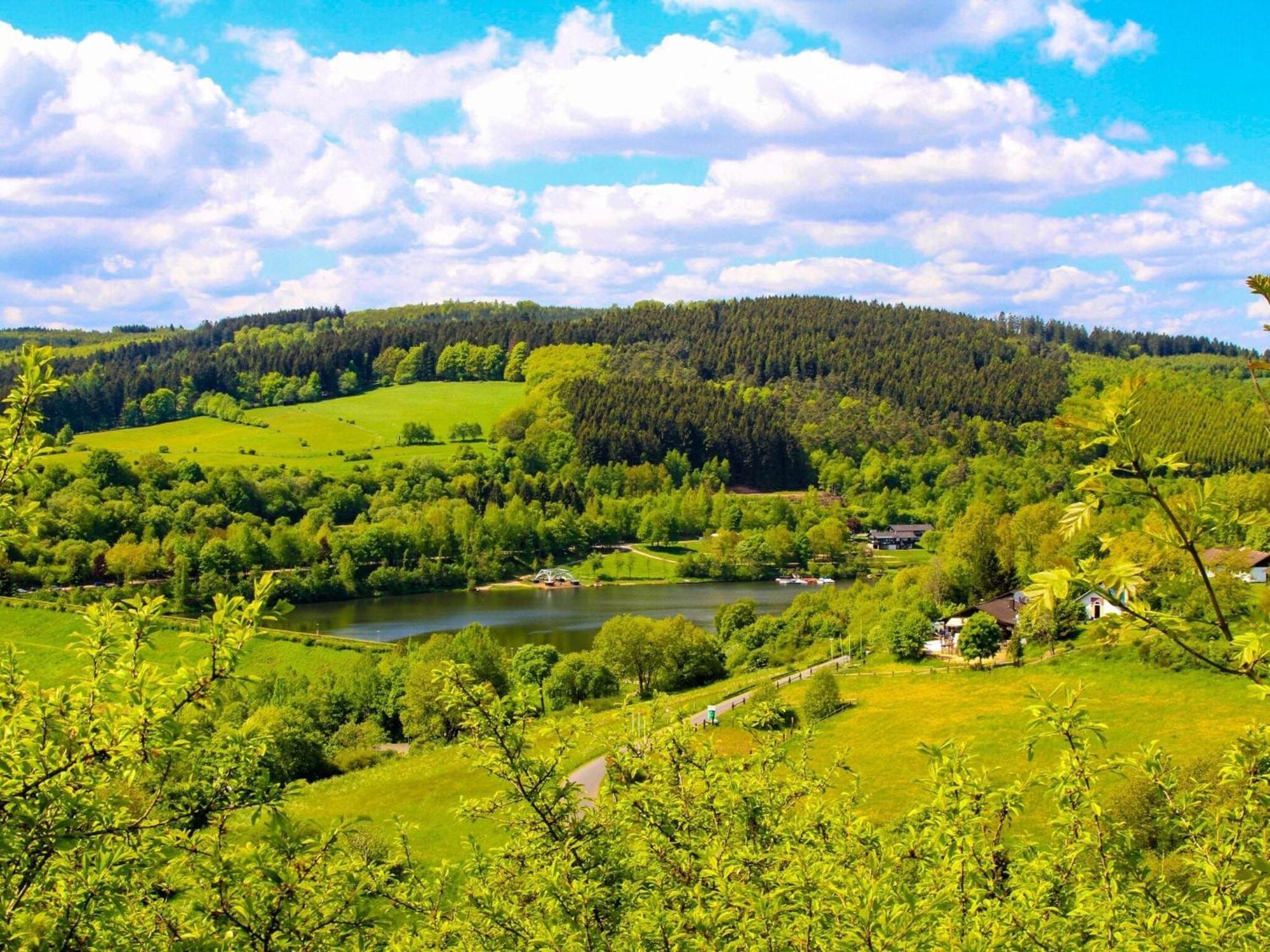 Cosy Holidayhome Near The Forest Zendscheid Bagian luar foto
